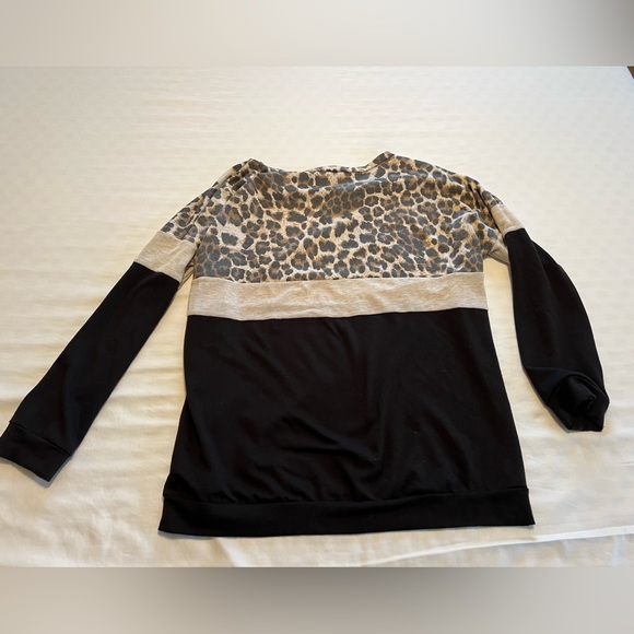 BIBI Top block, style, extra large, missing, size tag,used boutique purchased - Picture 2 of 14